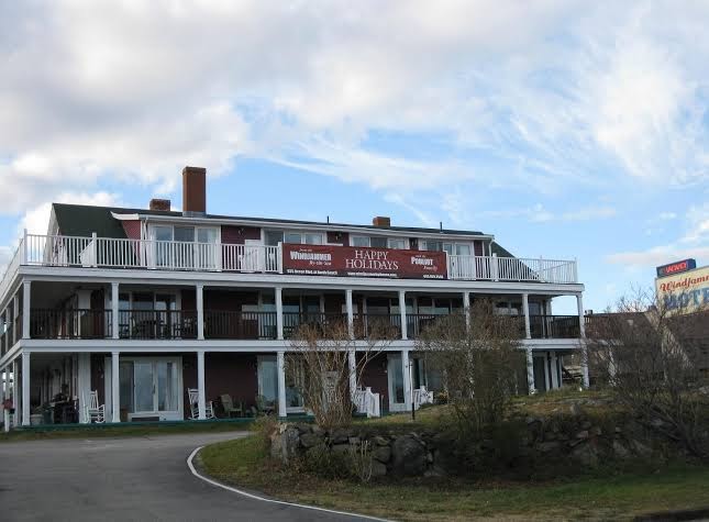 Windjammer By The Sea Motel